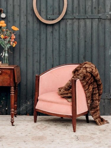 Ernest, le fauteuil rose en tissu N°581