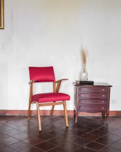 Ernest, the red wooden armchair No. 139