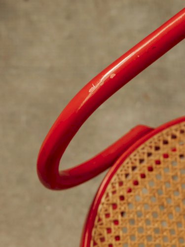 Ernest, le fauteuil rouge en bois N°58