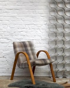 Ernest, the Steiner armchair in wood and fabric No. 660