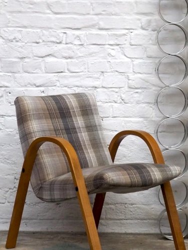 Ernest, le fauteuil Steiner en bois et tissu N°660