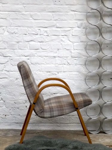 Ernest, le fauteuil Steiner en bois et tissu N°660