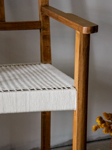 Ernest, le fauteuil tressé en bois N°83