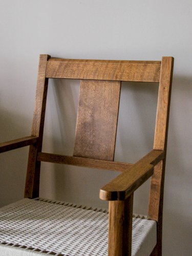 Ernest, le fauteuil tressé en bois N°83