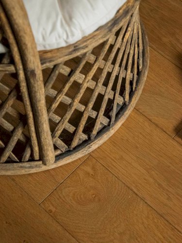 Ernest, le grand fauteuil en bois foncé N°715