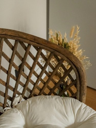 Ernest, le grand fauteuil en bois foncé N°715