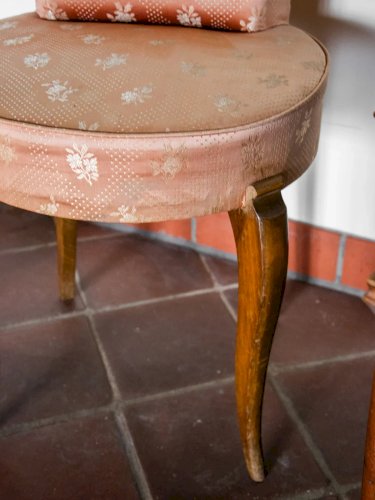 Ernest, le petit fauteuil rose N°158