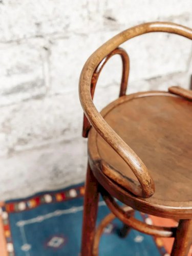 Ernestine, la chaise haute en bois N°25