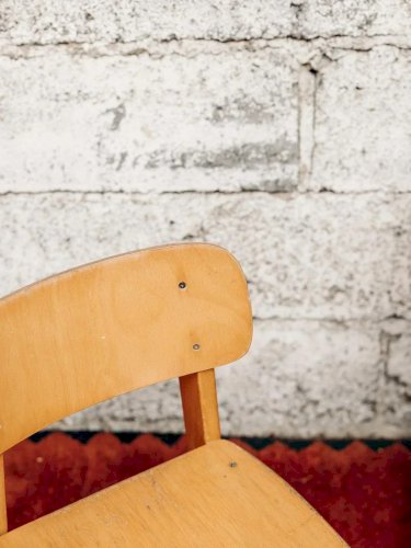 Ernestine, la petite chaise en bois N°16