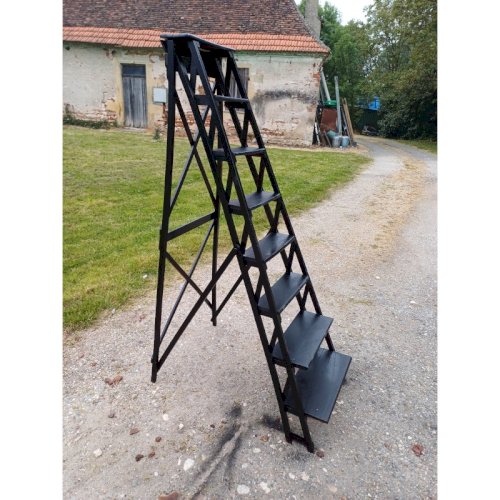 Escabeau échelle repliable dAtelier Bois