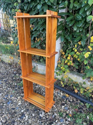 Étagére brutalise en pin