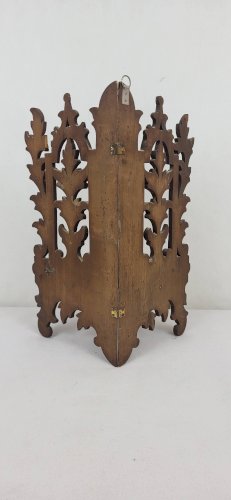 Etagère dangle en bois sculpté