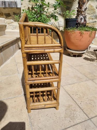 Étagère en bambou
