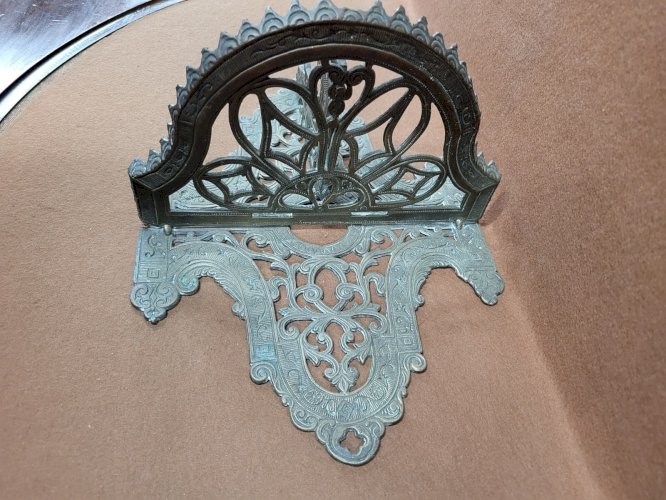 ETAGERE EN BRONZE ANCIENNE ET PLIANTE