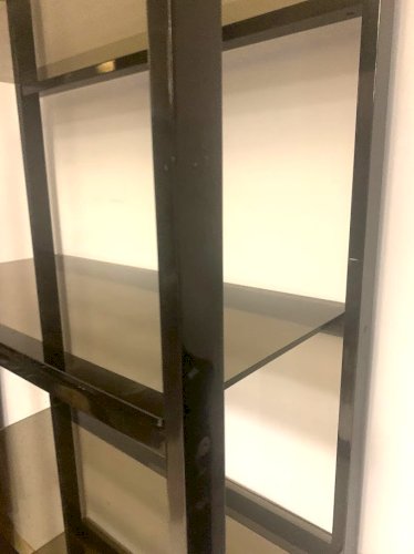 Etagère en métal chromé et verre opaque XX siècle