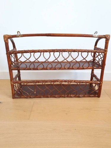 Etagère en rotin vintage