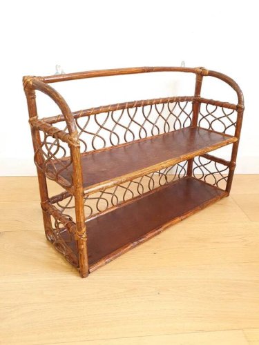 Etagère en rotin vintage