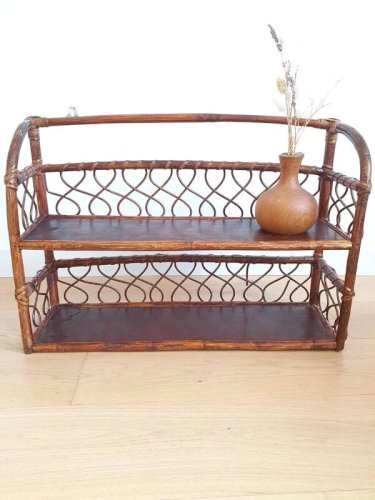 Etagère en rotin vintage