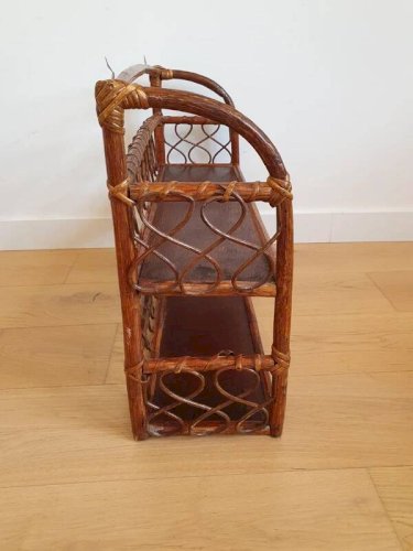 Etagère en rotin vintage