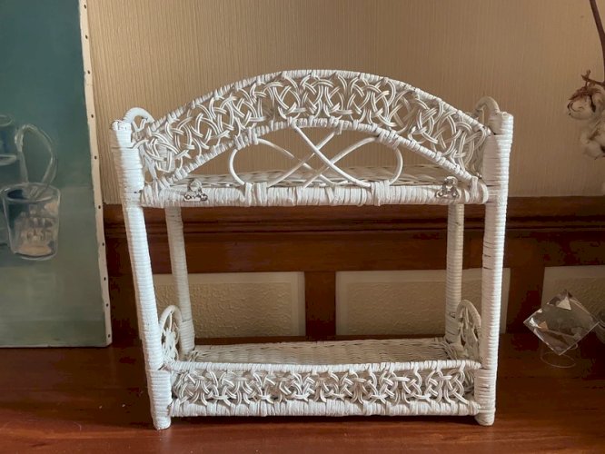 Étagère en rotin vintage