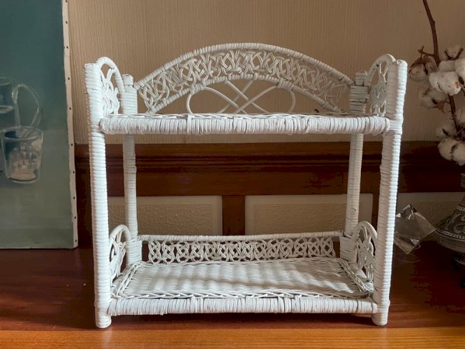 Étagère en rotin vintage