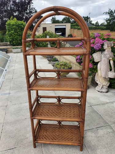 Etagère en rotin