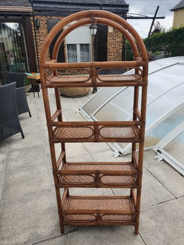 Etagère en rotin