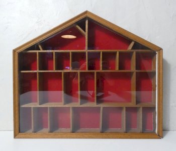 étagère maison à bibelots vitrine vintage