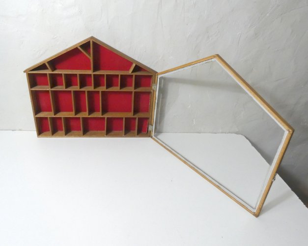 étagère maison à bibelots vitrine vintage