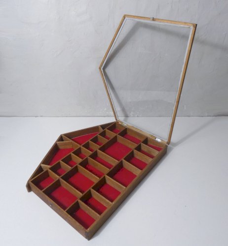 étagère maison à bibelots vitrine vintage