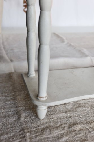 Étagère murale ancienne en bois peint ivoire