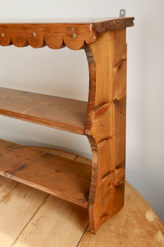 Étagère murale en pin vintage à fronton festonné