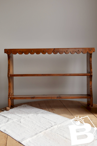 Étagère murale en pin vintage à fronton festonné