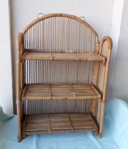 Etagère murale en rotin