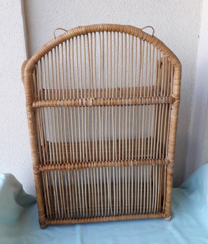 Etagère murale en rotin