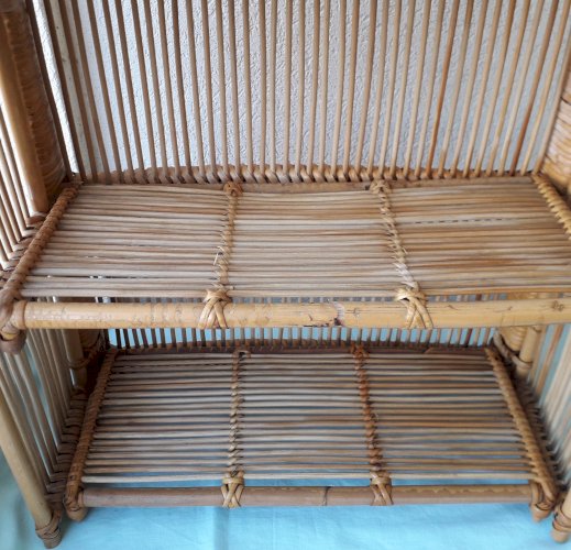 Etagère murale en rotin