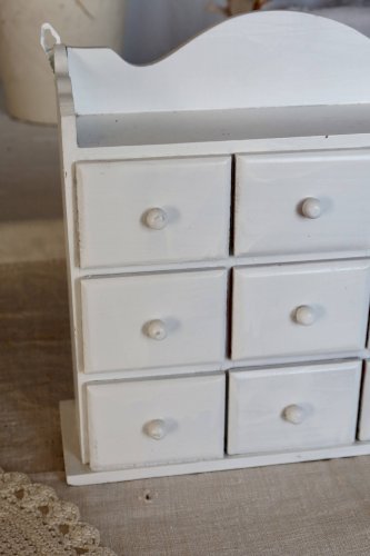 Étagère murale vintage bois blanc (pin) 9 tiroirs