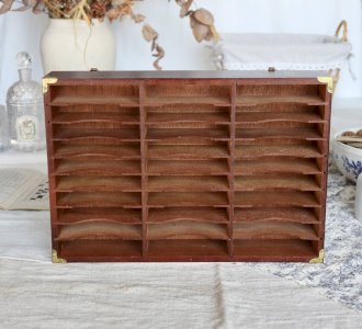 Étagère murale vintage type meuble de métier - Bois et métal doré