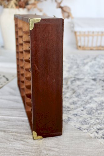 Étagère murale vintage type meuble de métier - Bois et métal doré