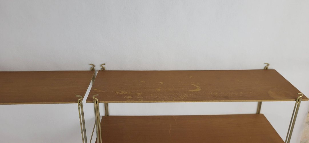 Etagère String en bois et métal doré 1960