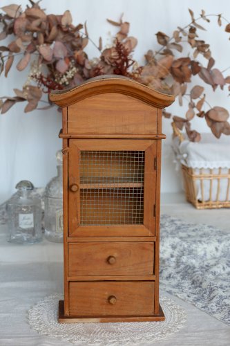 Étagère vintage à poser bois, tiroirs et porte grillagée