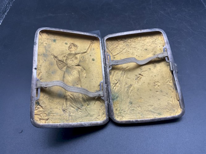 étui à cigarettes  .Art Nouveau signé DROPSY