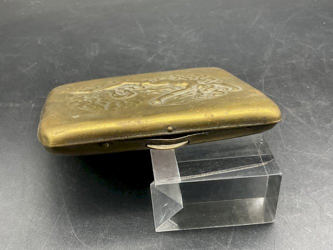 étui à cigarettes  .Art Nouveau signé lavrillier