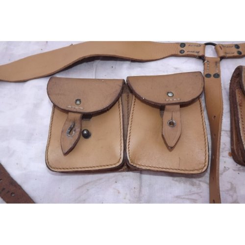 étuis à munitions cuir + Sangle bretelle cuir