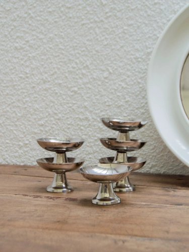 Eugène, le lot de coupelles chromées N°201