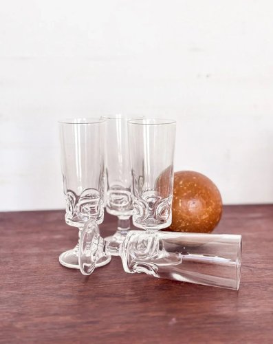 Eugène, le lot de verres en cristal N°157