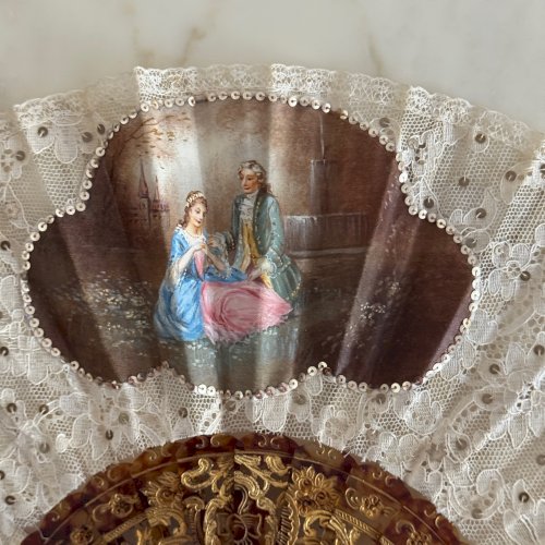 Éventail décor romantique peint dentelle M3782