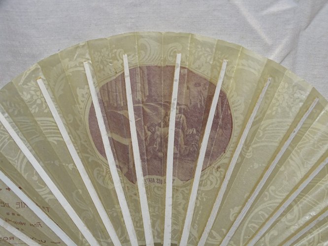 -EVENTAIL PAPIER et BOIS TAILLERIE DE ROYAT BIARRITZ TAILLE DES AGATES vers 1910