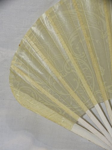 -EVENTAIL PAPIER et BOIS TAILLERIE DE ROYAT BIARRITZ TAILLE DES AGATES vers 1910