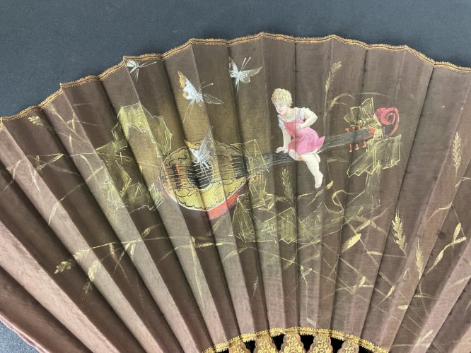 EVENTAILS ANCIENS NAPOLÉON III  décor chérubins mandoline papillon